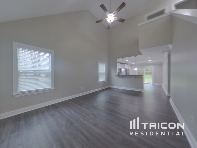 Building Photo - 2619 Mckinley Dr