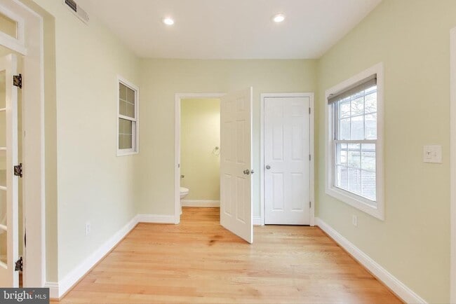 Building Photo - 628 Madison St NW