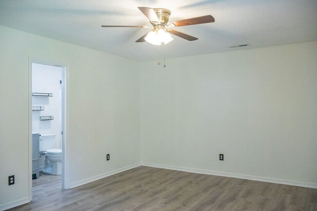 Building Photo - 3 bedrooms, Fenced in backyard, 12x24 shed, NO breed restrictions!