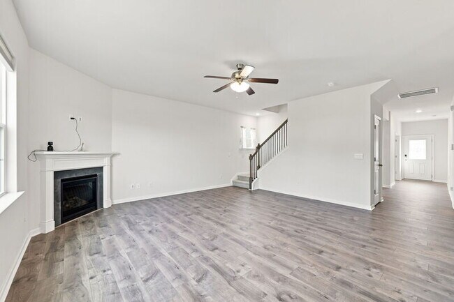 Building Photo - 2509 Summersby Dr