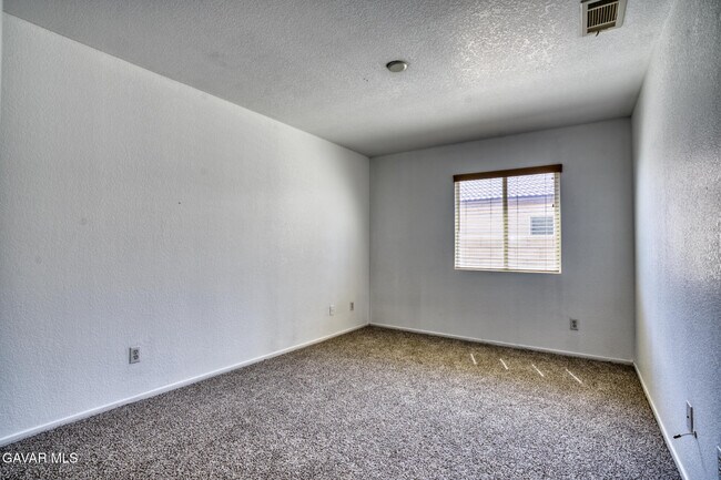 Building Photo - 45444 Spahn Ln
