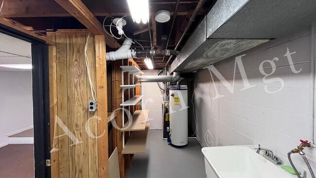 Building Photo - 73 Tarryton Court West