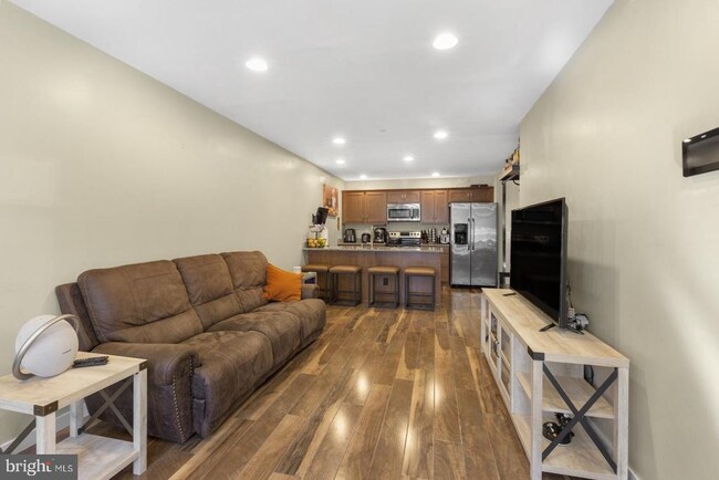Building Photo - 134 S 46th St