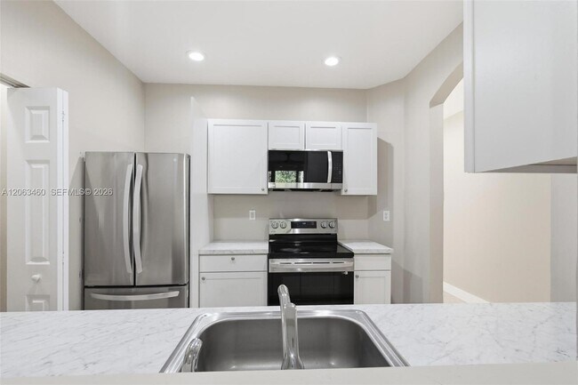 Building Photo - 2247 NE 42nd Ave