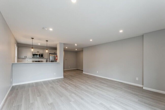 Building Photo - 260 Randolph Ave