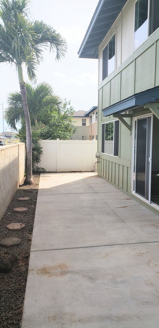 Building Photo - Kapolei Single Family Home 3 Bedroom 2 Bat...