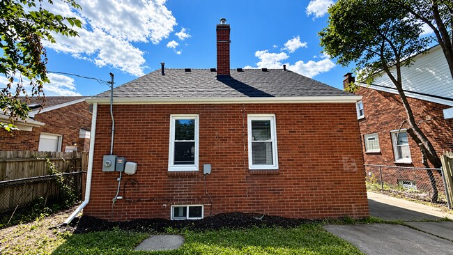 Building Photo - 20440 Gallagher St