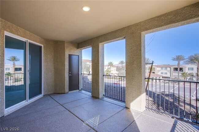 Building Photo - 2555 Hampton Rd