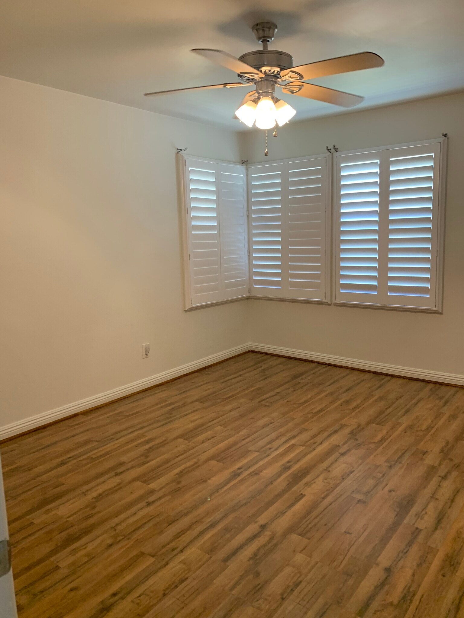 Building Photo - 2701 Truxtun Ave