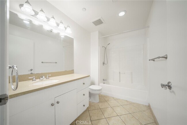 Building Photo - 13941 Sherman Way
