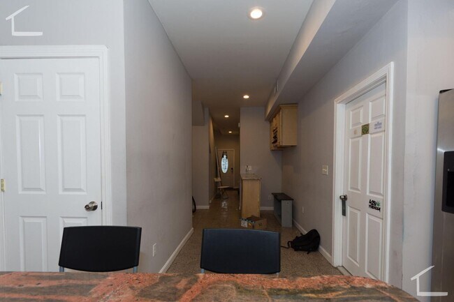 Building Photo - 47A Allston St