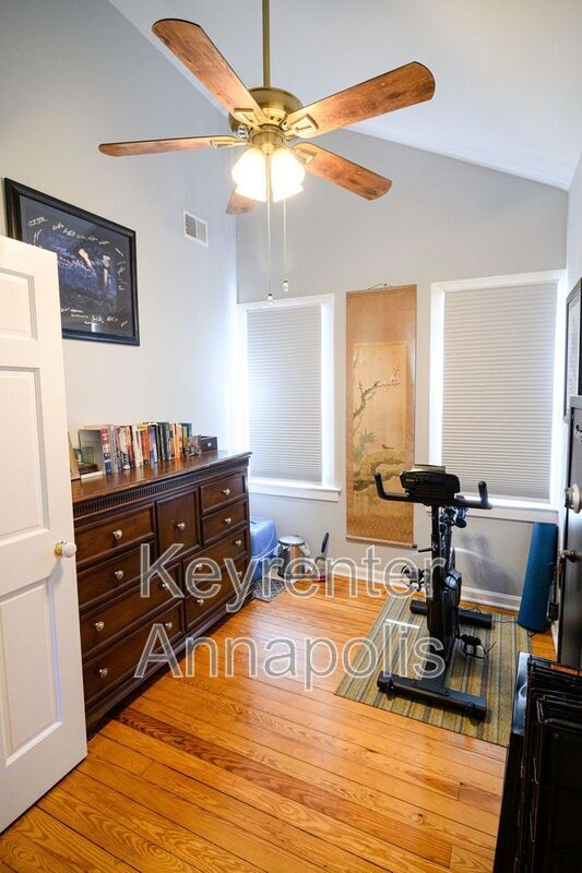 Building Photo - 4 Morris St