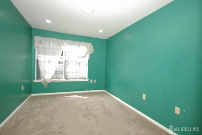 Building Photo - 96 Brewster Cir