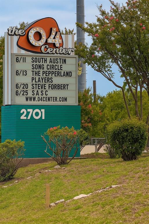 Building Photo - 2200 Dickson Dr