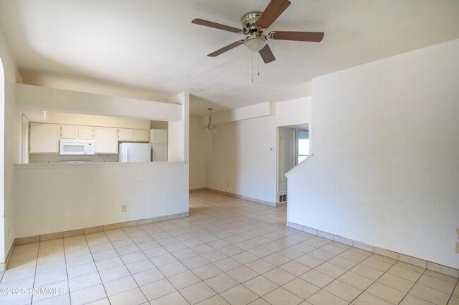 Building Photo - 1302 S Triviz Dr