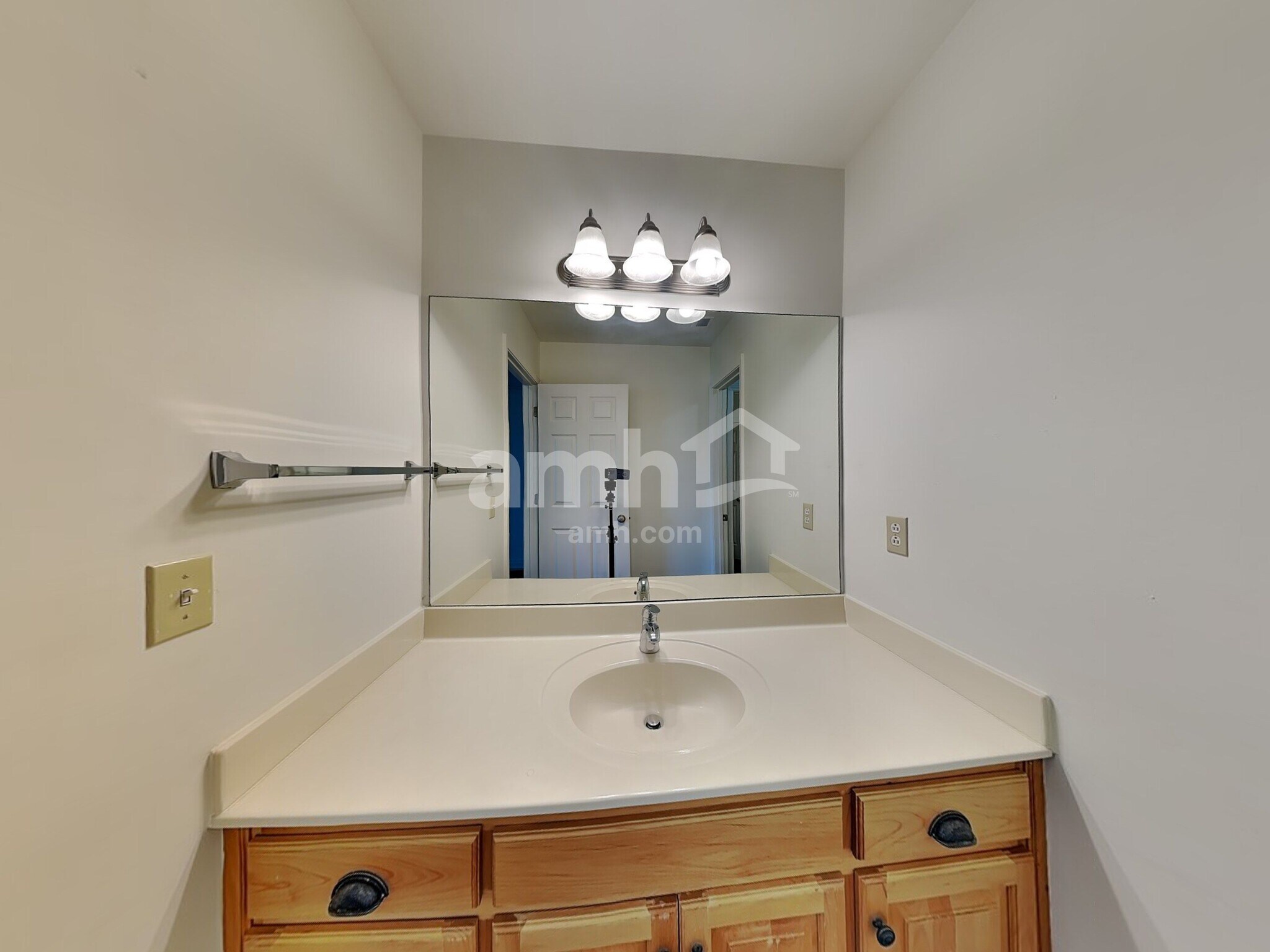 Building Photo - 2043 Keene Cir