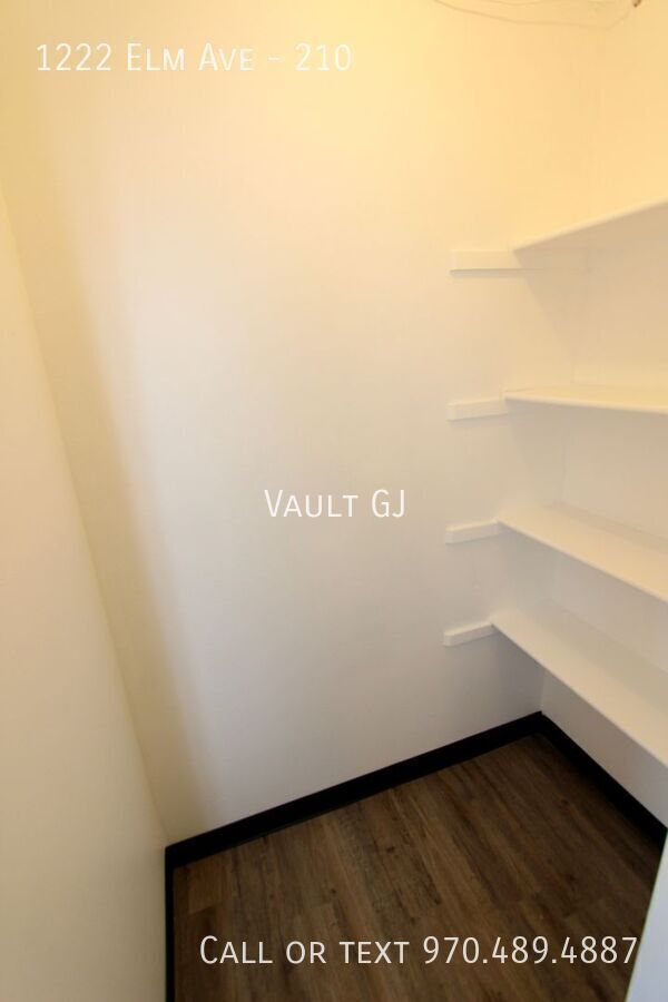 Building Photo - 1222 Elm Ave