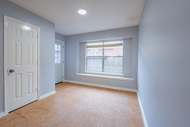 Building Photo - 1126 Noble Glen Dr