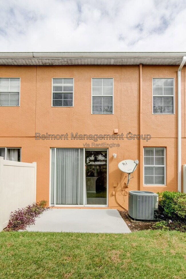 Building Photo - 9426 Silver Buttonwood St