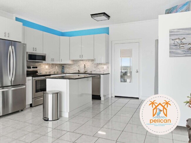 Building Photo - 825 Bayshore Dr
