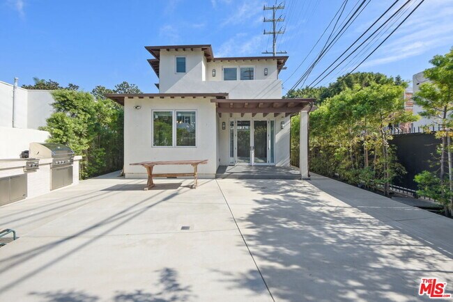 Building Photo - 1153 S Clark Dr