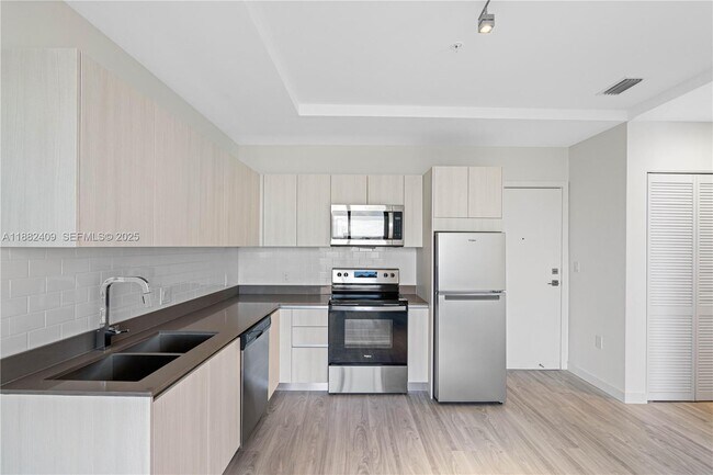 Building Photo - 1809 Jackson St