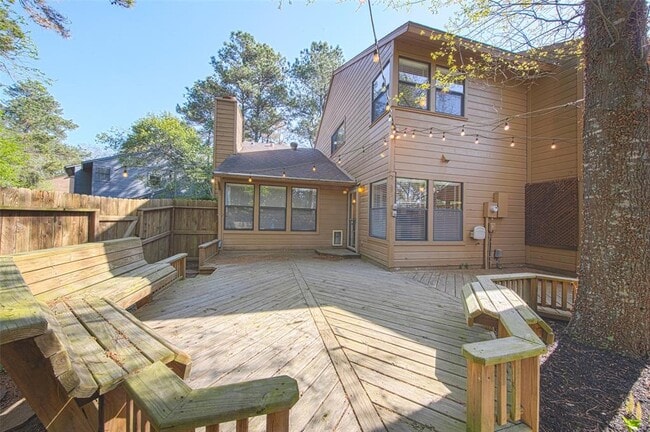 Building Photo - 49 Sawmill Grove Ln