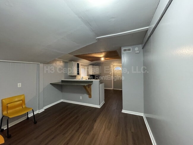 Building Photo - 77 Sunset Ave