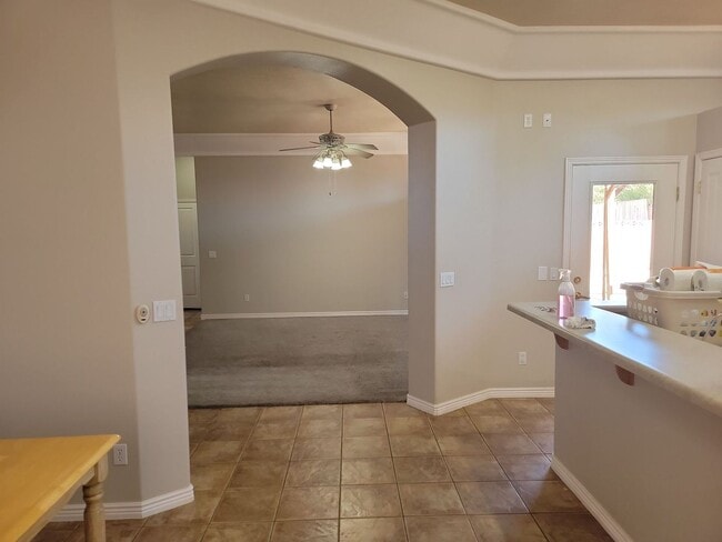 Building Photo - Gorgeous 3 Bedroom Home with Inviting Outd...
