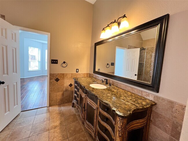Building Photo - 2215 Dorman Ct