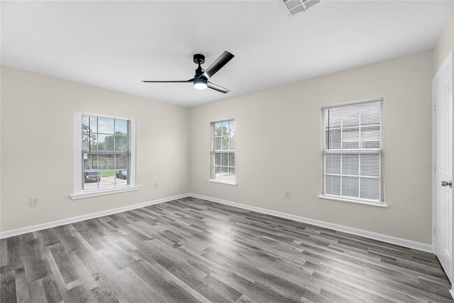 Building Photo - 7616 Grahamcrest Dr