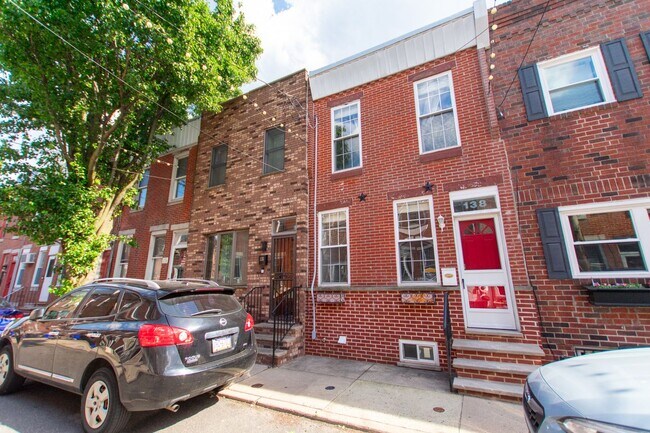 Building Photo - Excellent South Philadelphia Row Home