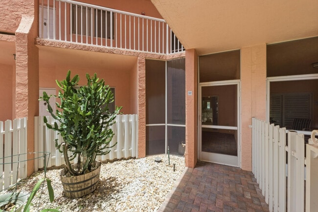Building Photo - 7765 Yardley Dr
