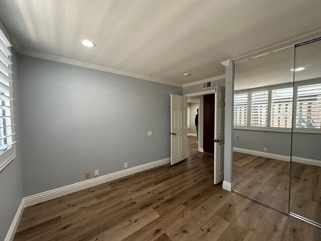 Building Photo - Stunning 4+2 Pool Home Home In Westlake Hi...