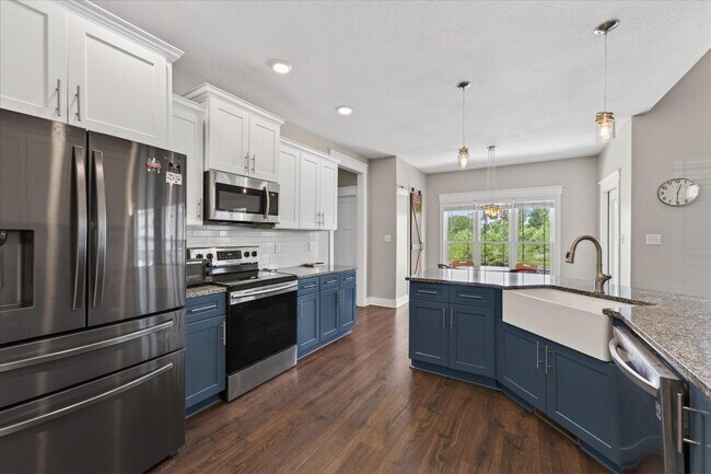 Building Photo - Piedmont Pl. - 325