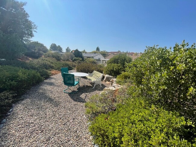 Building Photo - Awesome home on massive lot, 55+ community