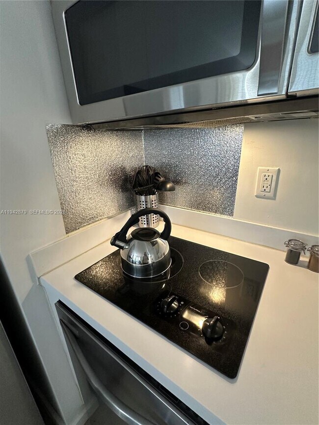 Building Photo - 1611 Meridian Ave