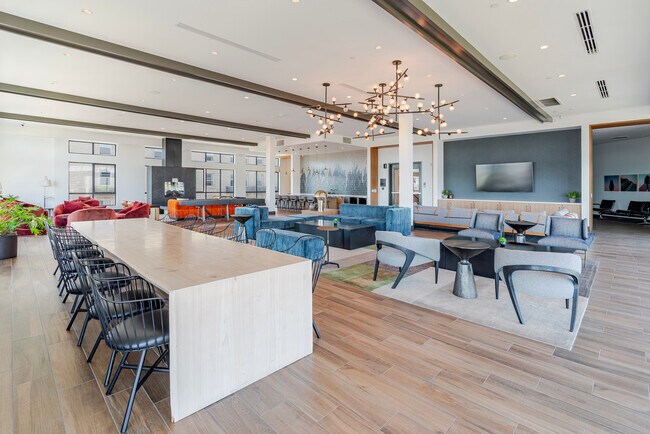 Building Photo - 238 13th St