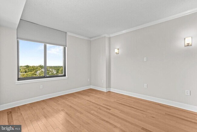 Building Photo - 1220 N Fillmore St