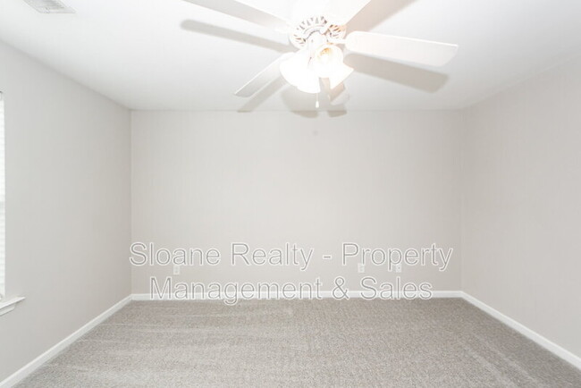 Building Photo - 522 Truman Dr
