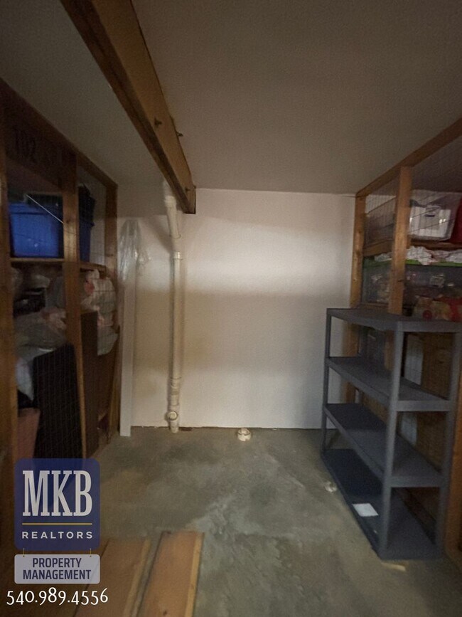 Building Photo - 2527 Gatehouse Ln
