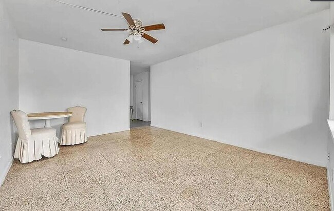 Primary Photo - 26 Farrell St