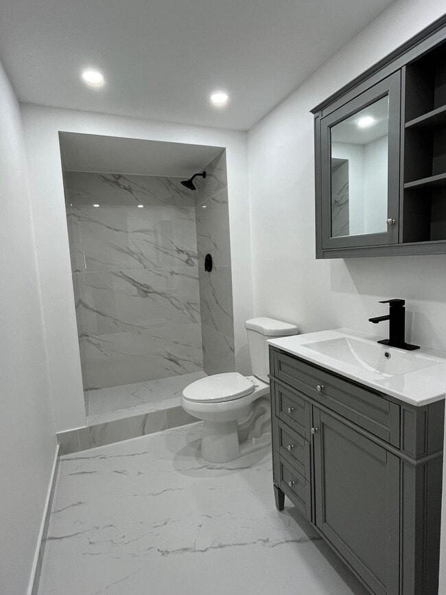 Building Photo - Beautiful 2 bedroom 2 bath Condo in Boca R...