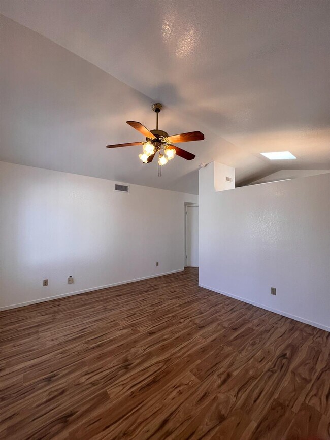 Building Photo - 479 E Alluvial Ave