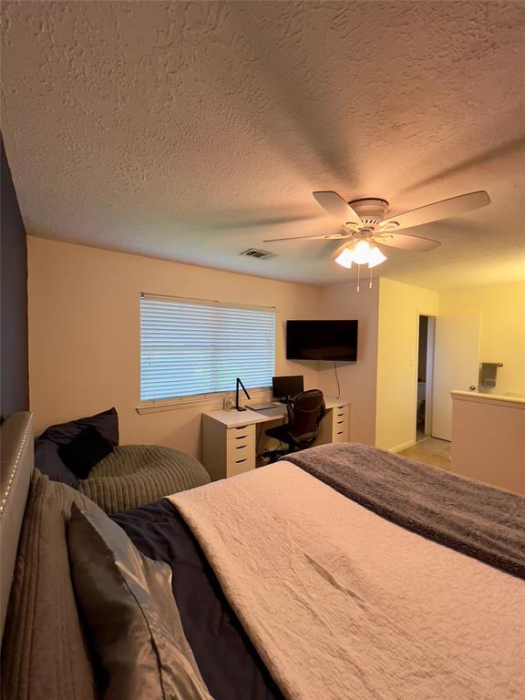 Building Photo - 510 Birdsong Dr