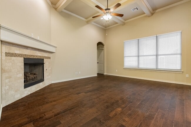 Building Photo - 600 Irish Ln