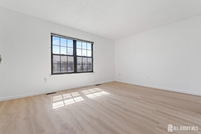 Building Photo - 467 Andover Pl