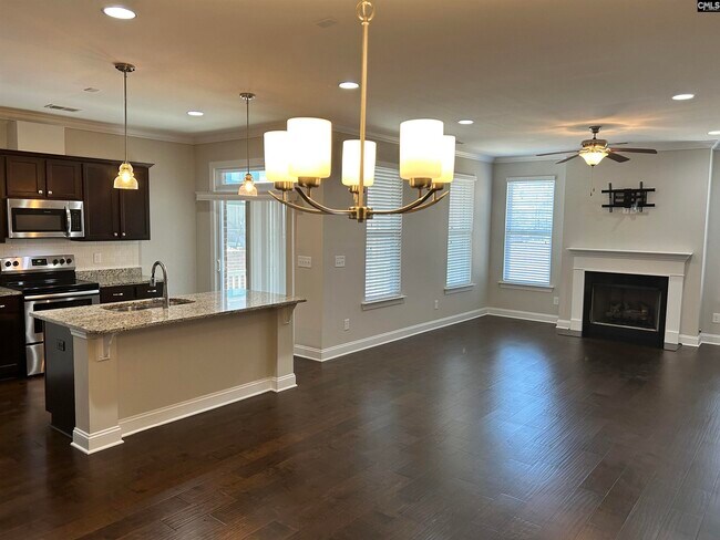 Building Photo - 905 Layton Way