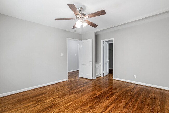 Building Photo - Updated Home with Hardwood Floors, LR & De...