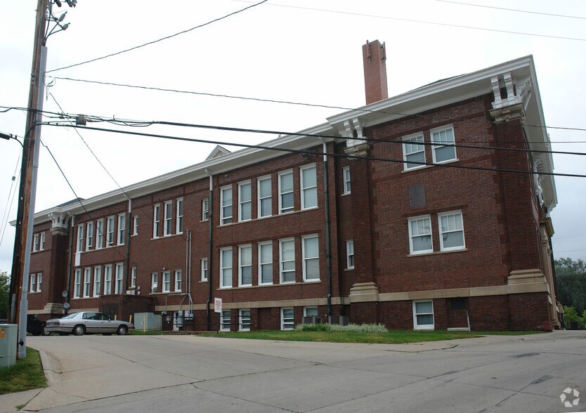 Building Photo - Rosewater Apartments